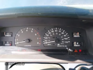 1996 Toyota T100 DX z VIN JT4UN22D8T0019270, wystawiony jako IAAI lot #41965165 z przebiegiem 217 150 mil mil oraz . Historia ofert i sprzedaży dostępna na DreamBid. Obrazek 7.