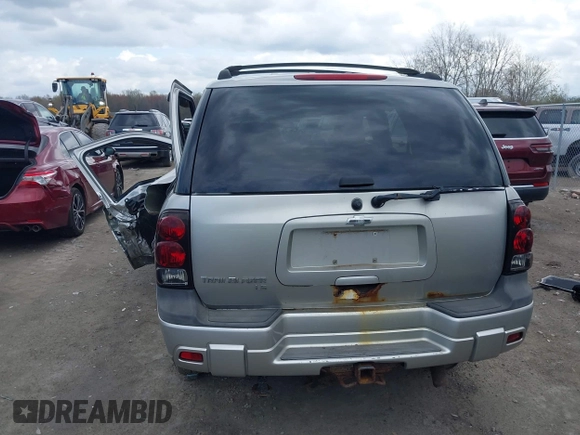 2005 Chevrolet TrailBlazer LT with VIN 1GNDT13S552190909, listed as a IAAI auction lot 42081094 with 117,897 mi miles and . Bid and sale history available at DreamBid. Image 16.