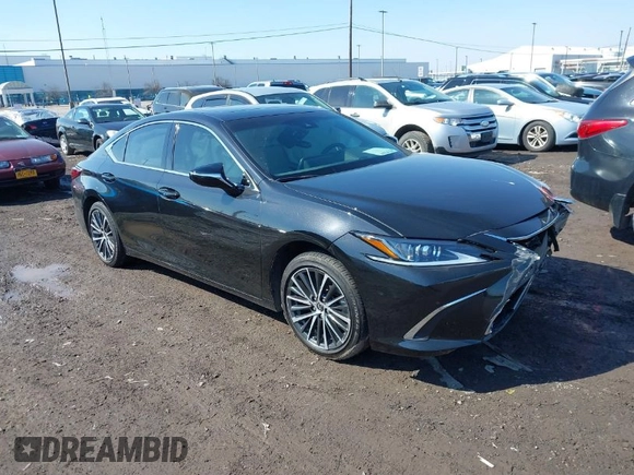 2024 Lexus ES 350 z VIN 58ADZ1B11RU182353, wystawiony jako IAAI lot #41767604 z przebiegiem 20 825 mil mil oraz . Historia ofert i sprzedaży dostępna na DreamBid. Obrazek 1.