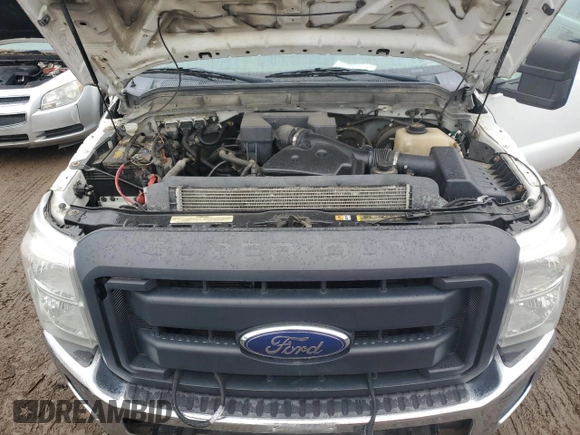 2013 Ford F-350 XL with VIN 1FT8X3B64DEB77676, listed as a Copart auction lot 48233475 with 205,292 mi miles and Clean title. Bid and sale history available at DreamBid. Image 11.