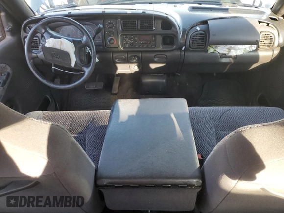 2000 Dodge 1500 z VIN 3B7HC13Y5YM225220, wystawiony jako Copart lot #56602475 z przebiegiem 178 267 mil mil oraz Szkoda całkowita • Salvage title. Historia ofert i sprzedaży dostępna na DreamBid. Obrazek 8.