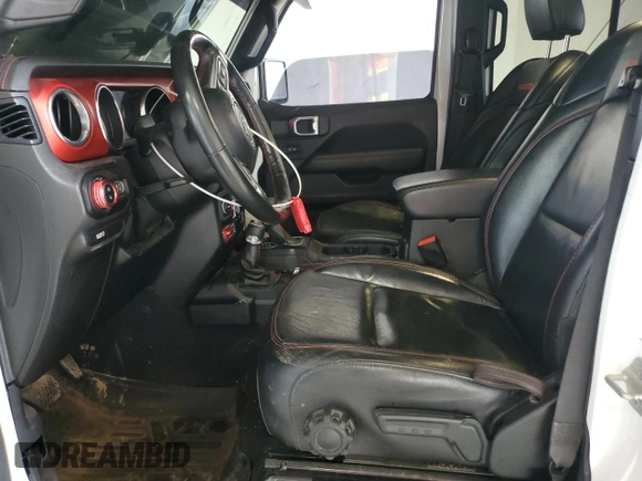 2020 Jeep Gladiator Rubicon z VIN 1C6JJTBG4LL102523, wystawiony jako Copart lot #54735955 z przebiegiem 104 579 mil mil oraz Szkoda całkowita • Salvage title. Historia ofert i sprzedaży dostępna na DreamBid. Obrazek 7.