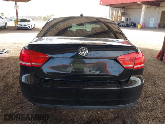 2015 Volkswagen Passat SEL Premium z VIN 1VWCV7A39FC088048, wystawiony jako IAAI lot #41896215 z przebiegiem 94 635 mil mil oraz . Historia ofert i sprzedaży dostępna na DreamBid. Obrazek 16.