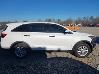 2020 Kia Sorento LX with VIN 5XYPG4A34LG623985, listed as a IAAI auction lot 41672235 with 54,614 mi miles. Bid and sale history available at carsss.com. Image 14.