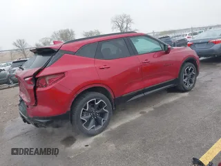 2021 Chevrolet Blazer RS z VIN 3GNKBKRS1MS526890, wystawiony jako IAAI lot #42072714 z przebiegiem 86 396 mil mil oraz . Historia ofert i sprzedaży dostępna na DreamBid. Obrazek 4.