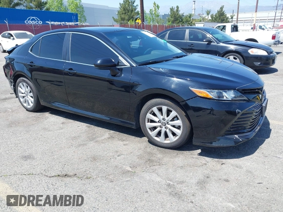 2020 Toyota Camry LE with VIN 4T1C11AKXLU955851, listed as a IAAI auction lot 41996827 with 59,008 mi miles and . Bid and sale history available at carsss.com. Image 1.