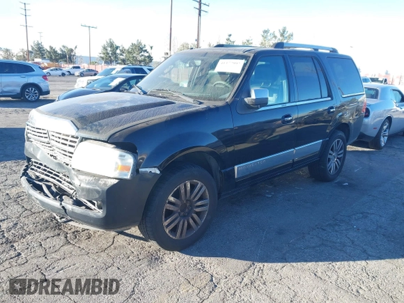 2007 Lincoln Navigator z VIN 5LMFU275X7LJ17484, wystawiony jako IAAI lot #41377997 z przebiegiem 159 418 mil mil oraz . Historia ofert i sprzedaży dostępna na DreamBid. Obrazek 17.