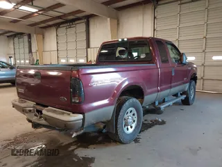 2005 Ford F-250 XL z VIN 1FTSX21P85EA05534, wystawiony jako IAAI lot #41276551 z przebiegiem 176 365 mil mil oraz . Historia ofert i sprzedaży dostępna na DreamBid. Obrazek 4.