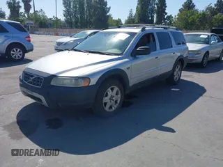 2006 Volvo XC70 z VIN YV4SZ592261229263, wystawiony jako IAAI lot #42360332 z przebiegiem 304 684 mil mil oraz . Historia ofert i sprzedaży dostępna na DreamBid. Obrazek 2.
