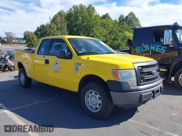 2014 Ford F-150 XL with VIN 1FTFX1EF2EKE47983, listed as a IAAI auction lot 40238853 with 113,029 mi miles. Bid and sale history available at carsss.com. Image 1.