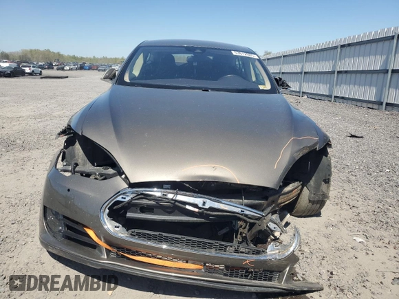 2016 Tesla Model S 90D with VIN 5YJSA1E2XGF121040, listed as a Copart auction lot 53612085 with 158,710 mi miles and Salvage Title. Bid and sale history available at DreamBid. Image 5.