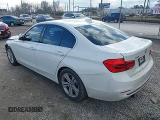 2018 BMW 3 Series 330i xDrive with VIN WBA8D9G52JNU68682, listed as a IAAI auction lot 41421618 with 117,301 mi miles and . Bid and sale history available at DreamBid. Image 3.