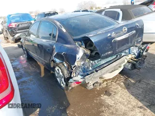 2005 Nissan Altima 3.5 SE with VIN 1N4BL11DX5C225173, listed as a IAAI auction lot 41491751 with 203,795 mi miles. Bid and sale history available at carsss.com. Image 3.