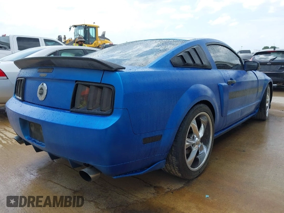 2007 Ford Mustang GT Deluxe with VIN 1ZVHT82HX75237407, listed as a IAAI auction lot 42582107 with 228,630 mi miles and . Bid and sale history available at DreamBid. Image 4.