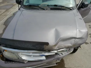 1996 Ford Explorer XL z VIN 1FMDU34X6TZB71667, wystawiony jako Copart lot #51969375 z przebiegiem 226 288 mil mil oraz Szkody całkowita. Historia ofert i sprzedaży dostępna na DreamBid. Obrazek 12.