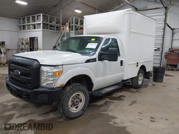 2016 Ford Super Duty F-250 SRW XL with VIN 1FDBF2B66GED17519, listed as a IAAI auction lot 41972443 with 333,161 mi miles. Bid and sale history available at carsss.com. Image 18.