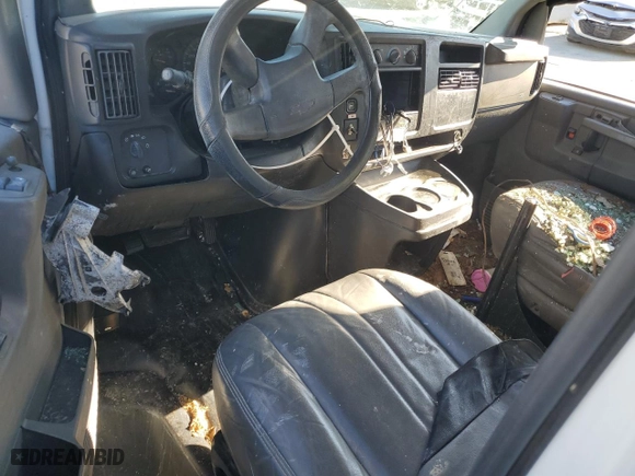 2006 Chevrolet Express Cargo Van with VIN 1GCFG15X961267013, listed as a Copart auction lot 83438084 with 0 mi miles and Salvage Title. Bid and sale history available at carsss.com. Image 8.