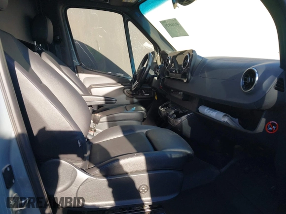 2021 Mercedes-Benz Sprinter Cargo with VIN W1W4ECHY5MT075011, listed as a IAAI auction lot 41364920 with 22,421 mi miles and . Bid and sale history available at carsss.com. Image 5.