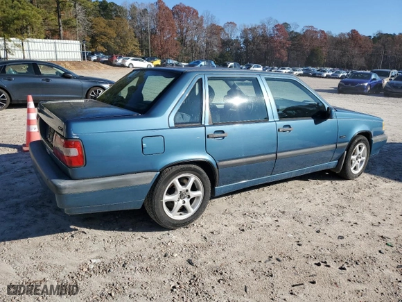 1997 Volvo S70 with VIN YV1LS5547V2378449, listed as a Copart auction lot 82469184 with 77,981 mi miles and Clean Title. Bid and sale history available at carsss.com. Image 3.