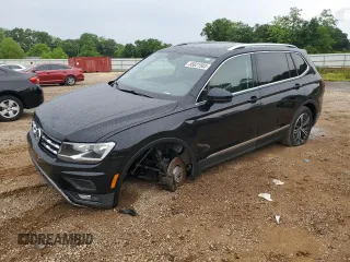 2018 Volkswagen Tiguan SEL z VIN 3VV3B7AX1JM007731, wystawiony jako Copart lot #55821585 z przebiegiem 45 120 mil mil oraz Szkoda całkowita • Salvage title. Historia ofert i sprzedaży dostępna na DreamBid. Obrazek 1.