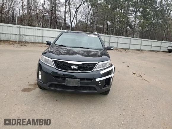 2014 Kia Sorento LX z VIN 5XYKT4A77EG499626, wystawiony jako Copart lot #49983865 z przebiegiem 227 978 mil mil oraz Nie do naprawy • Non repairable. Historia ofert i sprzedaży dostępna na DreamBid. Obrazek 11.