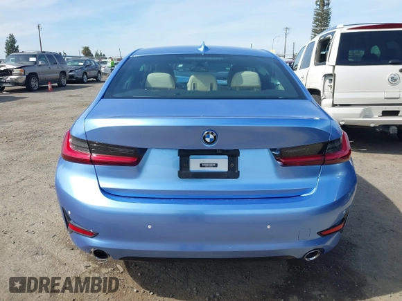 2022 BMW 3 Series 330e with VIN 3MW5P7J01N8C37289, listed as a IAAI auction lot 41765524 with 1 mi miles. Bid and sale history available at carsss.com. Image 16.