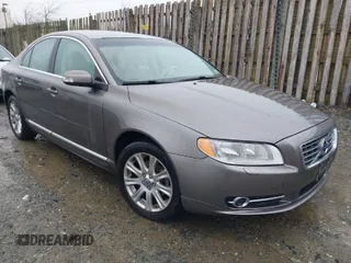 2011 Volvo S80 3.2L with VIN YV1940AS2B1148864, listed as a IAAI auction lot 41721256 with 92,714 mi miles. Bid and sale history available at carsss.com. Image 1.
