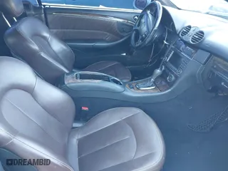 2009 Mercedes-Benz CLK-Class 3.5L with VIN WDBTK56F89T106562, listed as a IAAI auction lot 41313426 with 161,578 mi miles. Bid and sale history available at carsss.com. Image 5.