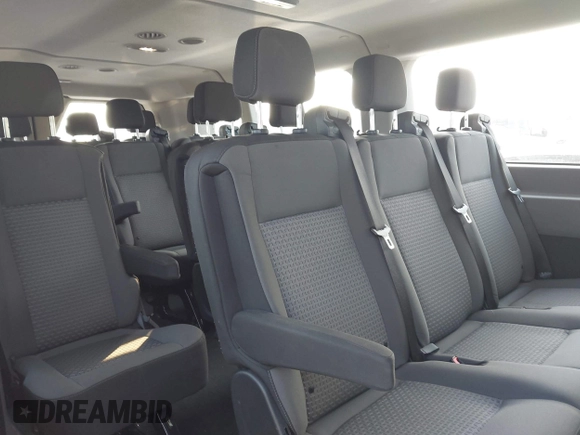 2024 Ford Transit Passenger XL z VIN 1FBAX2Y82RKA83426, wystawiony jako IAAI lot #42022011 z przebiegiem 36 531 mil mil oraz . Historia ofert i sprzedaży dostępna na DreamBid. Obrazek 8.