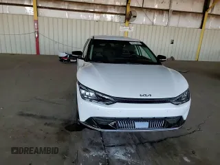 2022 Kia EV6 Wind z VIN KNDC34LA2N5059822, wystawiony jako Copart lot #54371445 z przebiegiem 78 895 mil mil oraz Szkoda całkowita • Salvage title. Historia ofert i sprzedaży dostępna na DreamBid. Obrazek 14.