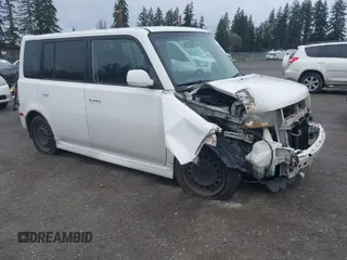 2005 Scion xB with VIN JTLKT324650188021, listed as a IAAI auction lot 41939920 with 260,978 mi miles. Bid and sale history available at carsss.com. Image 1.