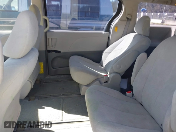 2013 Toyota Sienna L with VIN 5TDZK3DC1DS400675, listed as a IAAI auction lot 42053231 with 85,070 mi miles. Bid and sale history available at carsss.com. Image 8.