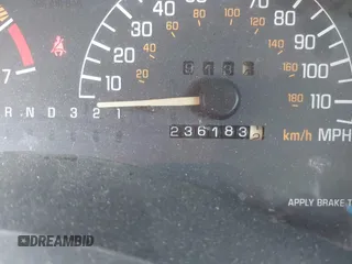 2003 Pontiac Grand Prix SE z VIN 1G2WK52J93F126127, wystawiony jako IAAI lot #42078346 z przebiegiem 236 183 mil mil oraz . Historia ofert i sprzedaży dostępna na DreamBid. Obrazek 15.