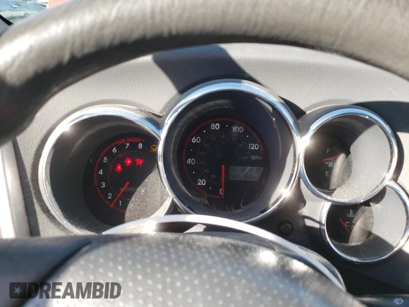 2005 Pontiac Vibe with VIN 5Y2SL63805Z464722, listed as a Copart auction lot 75618334 with 121,910 mi miles and Salvage Title. Bid and sale history available at DreamBid. Image 9.