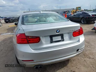 2012 BMW 3 Series 328i z VIN WBA3A5C5XCF256465, wystawiony jako IAAI lot #42225222 z przebiegiem 162 293 mil mil oraz . Historia ofert i sprzedaży dostępna na DreamBid. Obrazek 16.