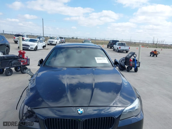 2013 BMW M5 with VIN WBSFV9C54DD095547, listed as a IAAI auction lot 41601733 with 1 mi miles. Bid and sale history available at carsss.com. Image 10.