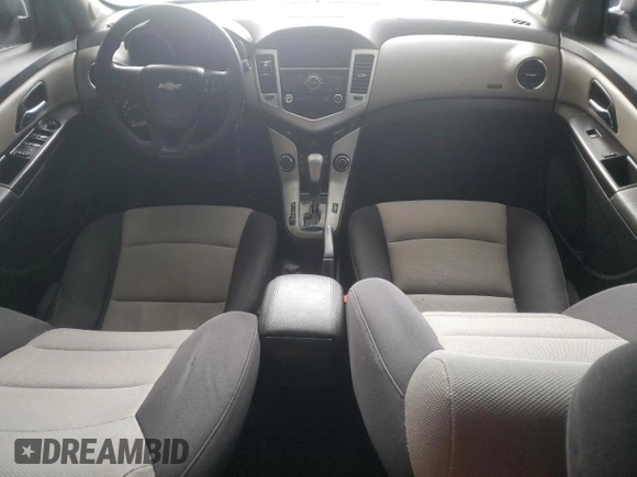 2015 Chevrolet Cruze LS z VIN 1G1PA5SHXF7151125, wystawiony jako Copart lot #41705355 z przebiegiem Nie podano mil oraz Nie do naprawy • Non repairable. Historia ofert i sprzedaży dostępna na DreamBid. Obrazek 8.