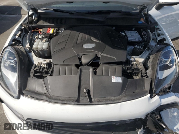 2021 Porsche Cayenne with VIN WP1AA2AYXMDA00148, listed as a Copart auction lot 52647565 with 27,977 mi miles and Salvage title. Bid and sale history available at DreamBid. Image 11.