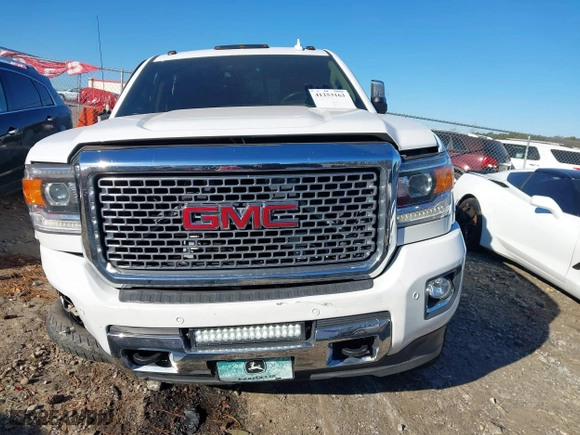 2017 GMC Sierra 2500HD Denali with VIN 1GT12UEG5HF177129, listed as a IAAI auction lot 41253163 with 183,743 mi miles. Bid and sale history available at carsss.com. Image 12.