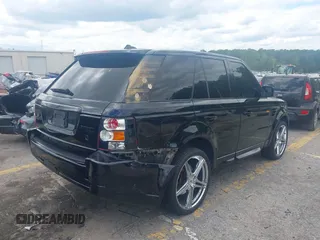 2006 Land Rover Range Rover Sport HSE z VIN SALSF25436A924149, wystawiony jako IAAI lot #42187760 z przebiegiem 192 011 mil mil oraz . Historia ofert i sprzedaży dostępna na DreamBid. Obrazek 4.