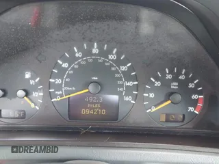 2001 Mercedes-Benz CLK 320/430 z VIN WDBLK65G51T083813, wystawiony jako IAAI lot #42412526 z przebiegiem 94 210 mil mil oraz . Historia ofert i sprzedaży dostępna na DreamBid. Obrazek 7.