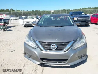 2018 Nissan Altima 2.5 S with VIN 1N4AL3APXJC124355, listed as a IAAI auction lot 40568719 with 137,316 mi miles. Bid and sale history available at carsss.com. Image 12.
