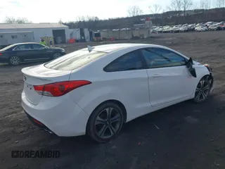 2013 Hyundai Elantra GS z VIN KMHDH6AE3DU004609, wystawiony jako IAAI lot #41738554 z przebiegiem 108 586 mil mil oraz . Historia ofert i sprzedaży dostępna na DreamBid. Obrazek 4.