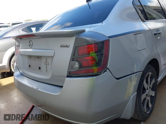 2012 Nissan Sentra SR z VIN 3N1AB6AP9CL619798, wystawiony jako IAAI lot #42382829 z przebiegiem 228 667 mil mil oraz . Historia ofert i sprzedaży dostępna na DreamBid. Obrazek 6.