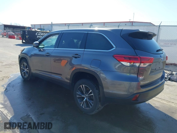 2019 Toyota Highlander Hybrid LE with VIN 5TDBGRFH3KS076303, listed as a IAAI auction lot 41770576 with 15,591 mi miles and . Bid and sale history available at DreamBid. Image 3.