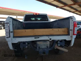 2020 Ram 2500 Tradesman z VIN 3C6UR5HJ2LG111495, wystawiony jako IAAI lot #42068717 z przebiegiem 172 052 mil mil oraz . Historia ofert i sprzedaży dostępna na DreamBid. Obrazek 6.