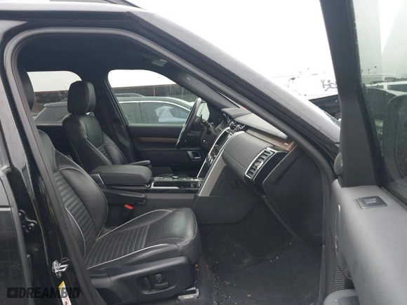 2017 Land Rover Discovery HSE with VIN SALRRBBK7HA013690, listed as a IAAI auction lot 41434883 with 89,667 mi miles. Bid and sale history available at carsss.com. Image 5.