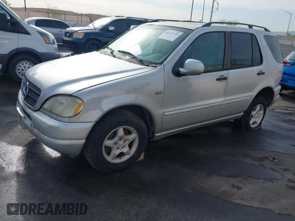 2000 Mercedes-Benz M 320/430/500 с VIN 4JGAB54E3YA160036, выставлен на аукционе IAAI как лот 41975809 с пробегом 170 925 миль миль и . История ставок и продаж доступна на DreamBid. Изображение 2.