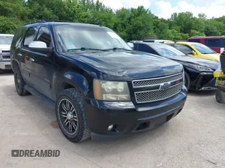 2010 Chevrolet Tahoe LT z VIN 1GNUCBE08AR289971, wystawiony jako IAAI lot #42231031 z przebiegiem 247 601 mil mil oraz . Historia ofert i sprzedaży dostępna na DreamBid. Obrazek 1.