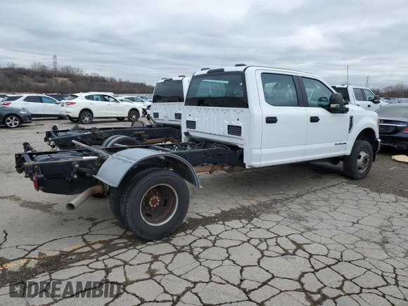 2022 Ford F-350 XL with VIN 1FD8W3HT3NEE12596, listed as a Copart auction lot 51074445 with 213,784 mi miles and Clean Title. Bid and sale history available at DreamBid. Image 3.